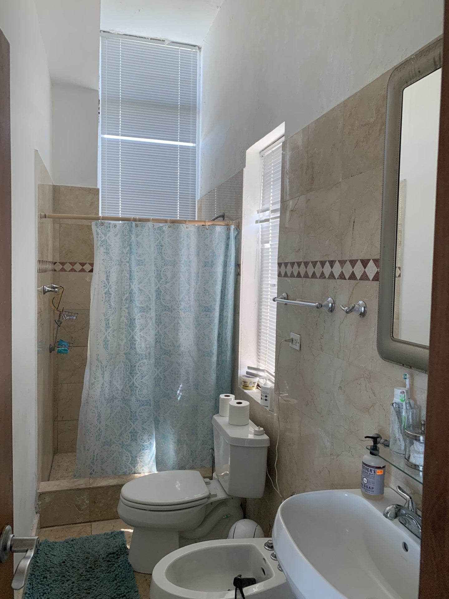 House For Sale - Urb. Hostos Mayagüez