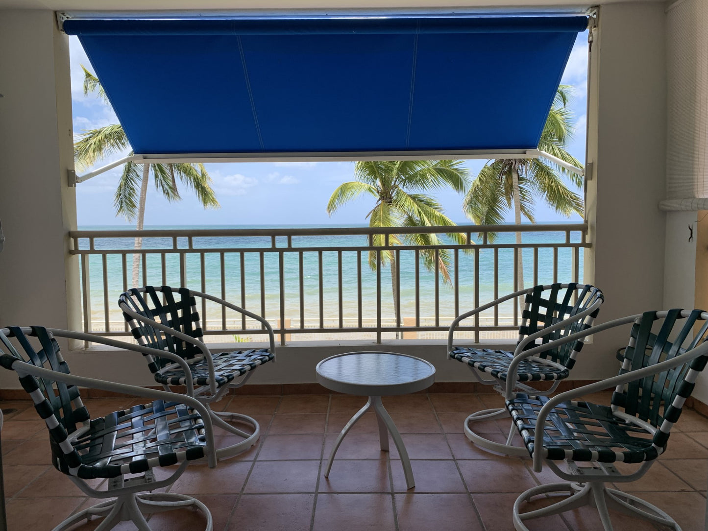 Playa Almirante, Añasco - Ocean Front Apartment