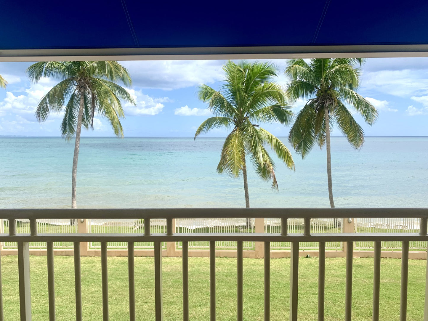 Playa Almirante, Añasco - Ocean Front Apartment