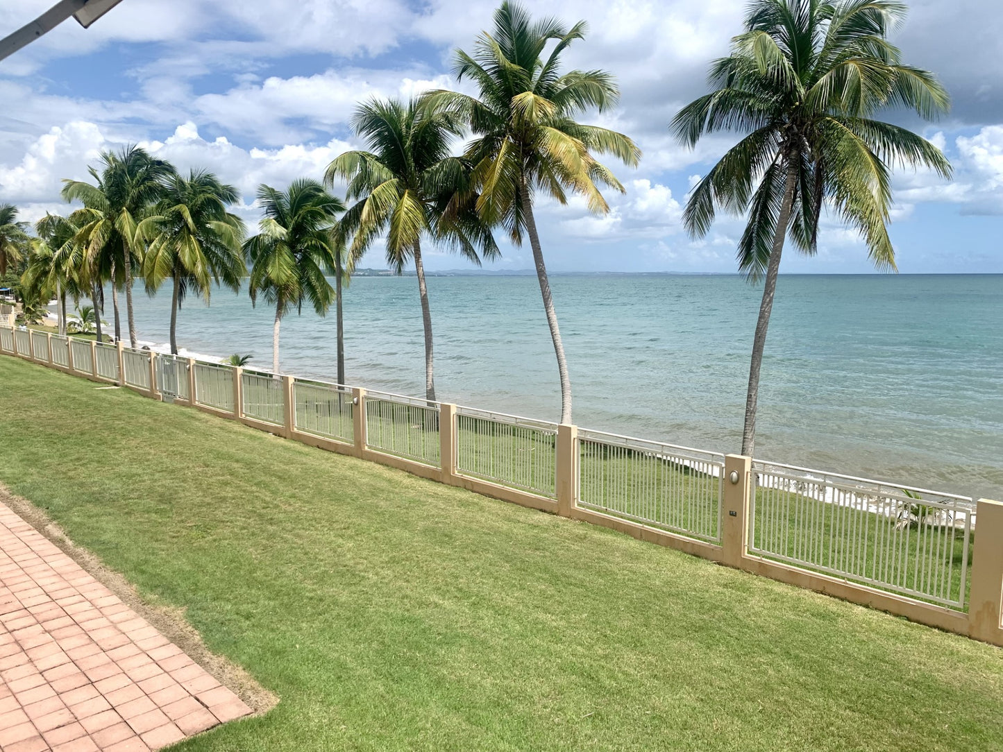 Playa Almirante, Añasco - Ocean Front Apartment