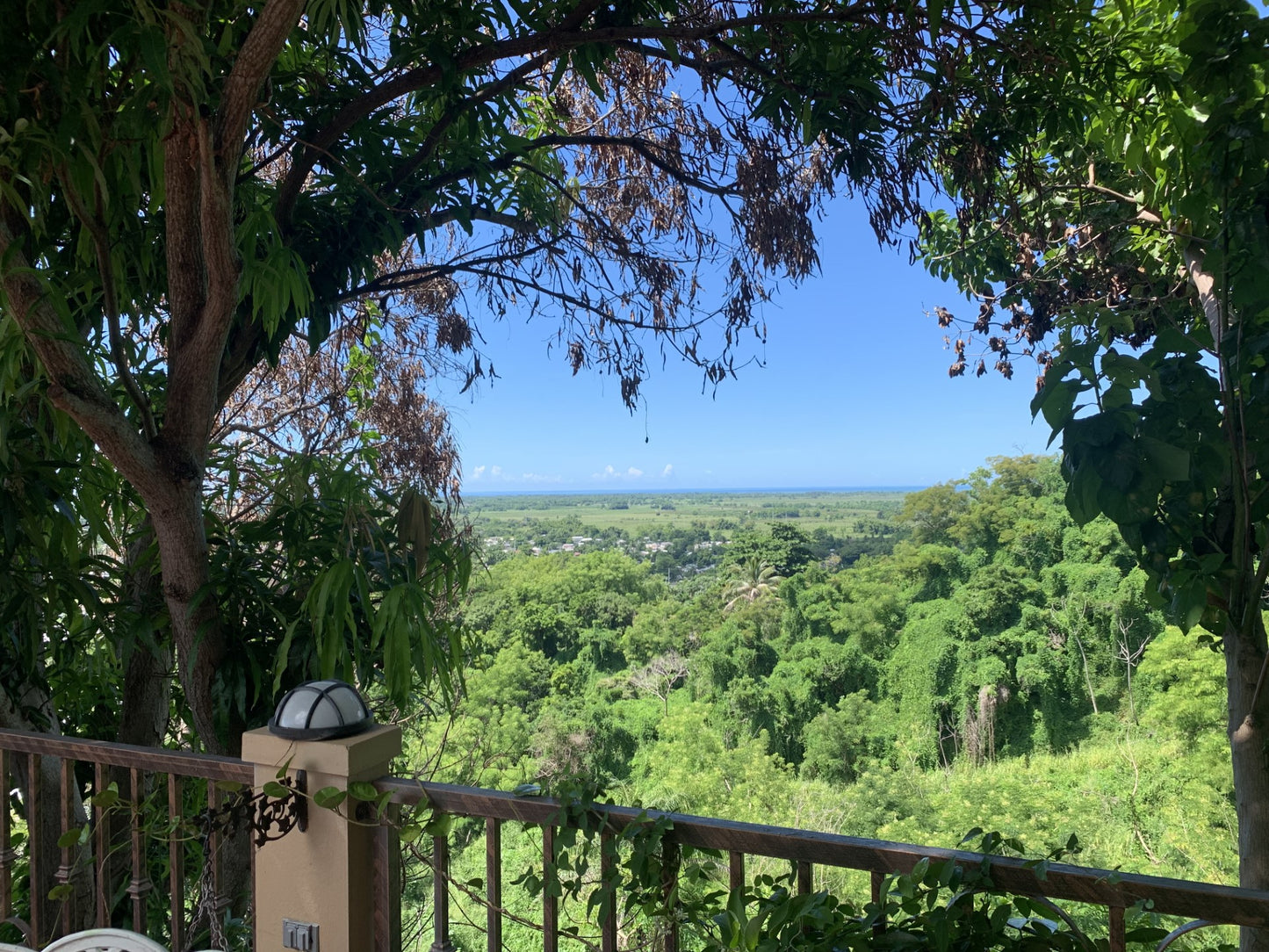 House with spectacular views!!