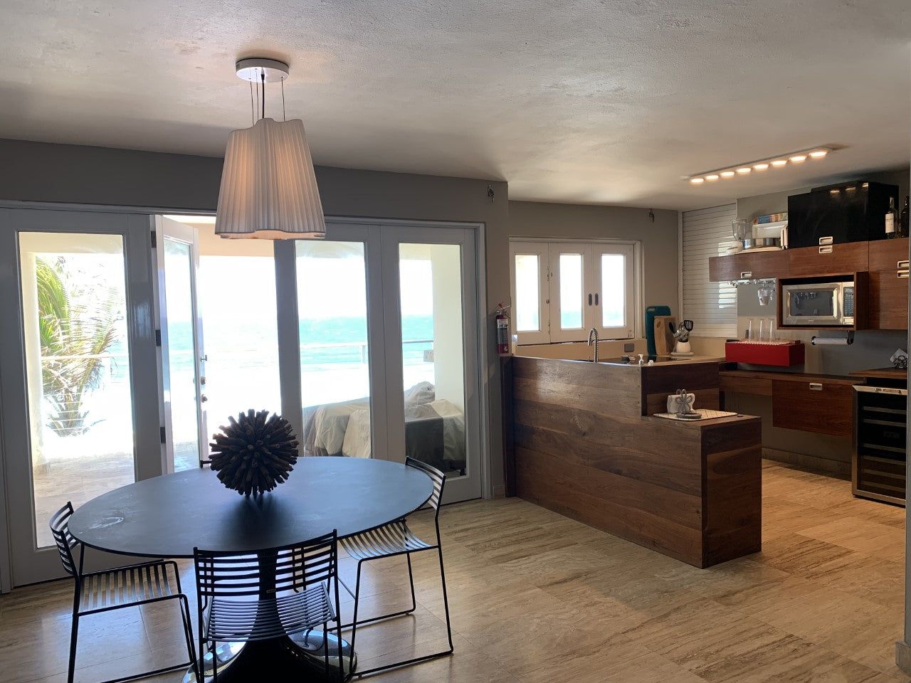 Exclusive Penthouse Condo - La Pocita