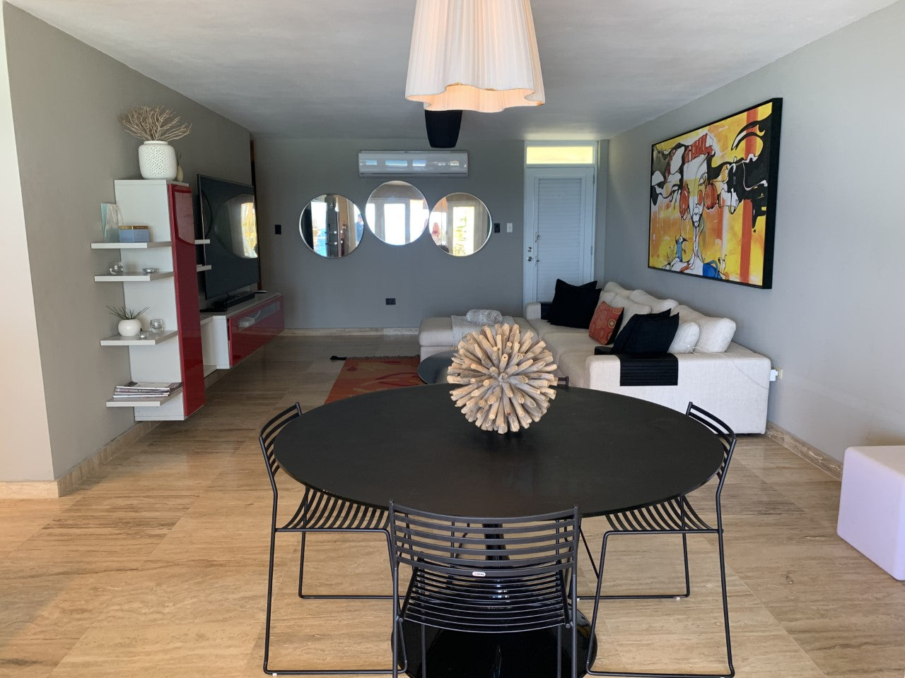 Exclusive Penthouse Condo - La Pocita