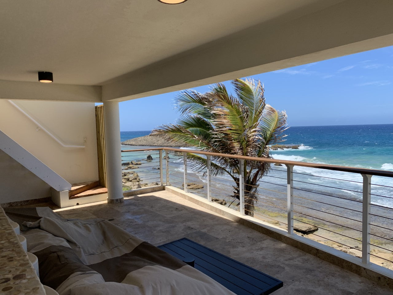 Exclusive Penthouse Condo - La Pocita