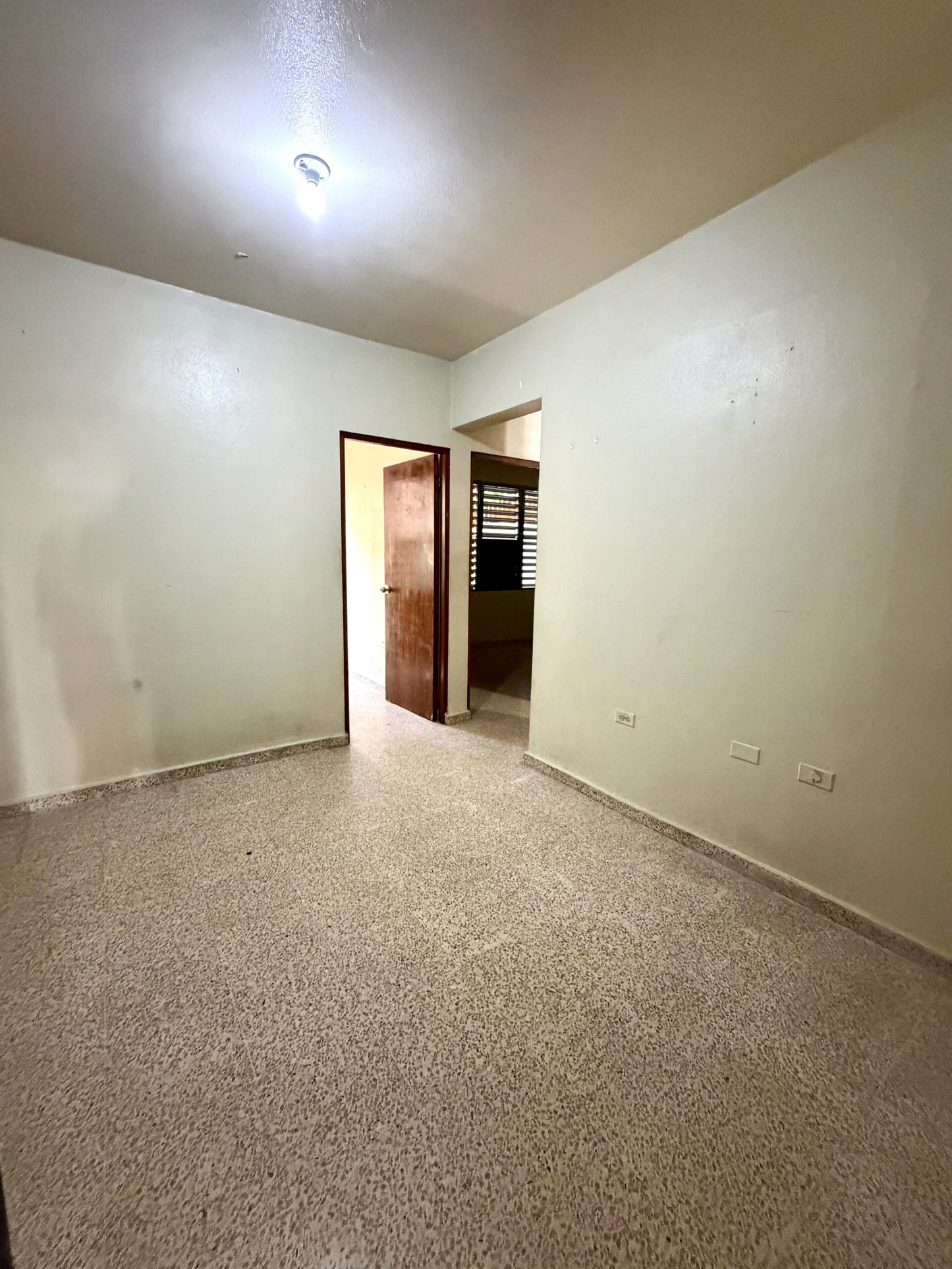 Prime Three Story Building Calle Basora #77