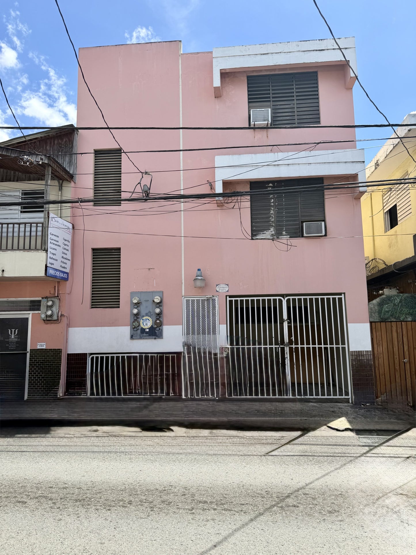 Prime Three Story Building Calle Basora #77