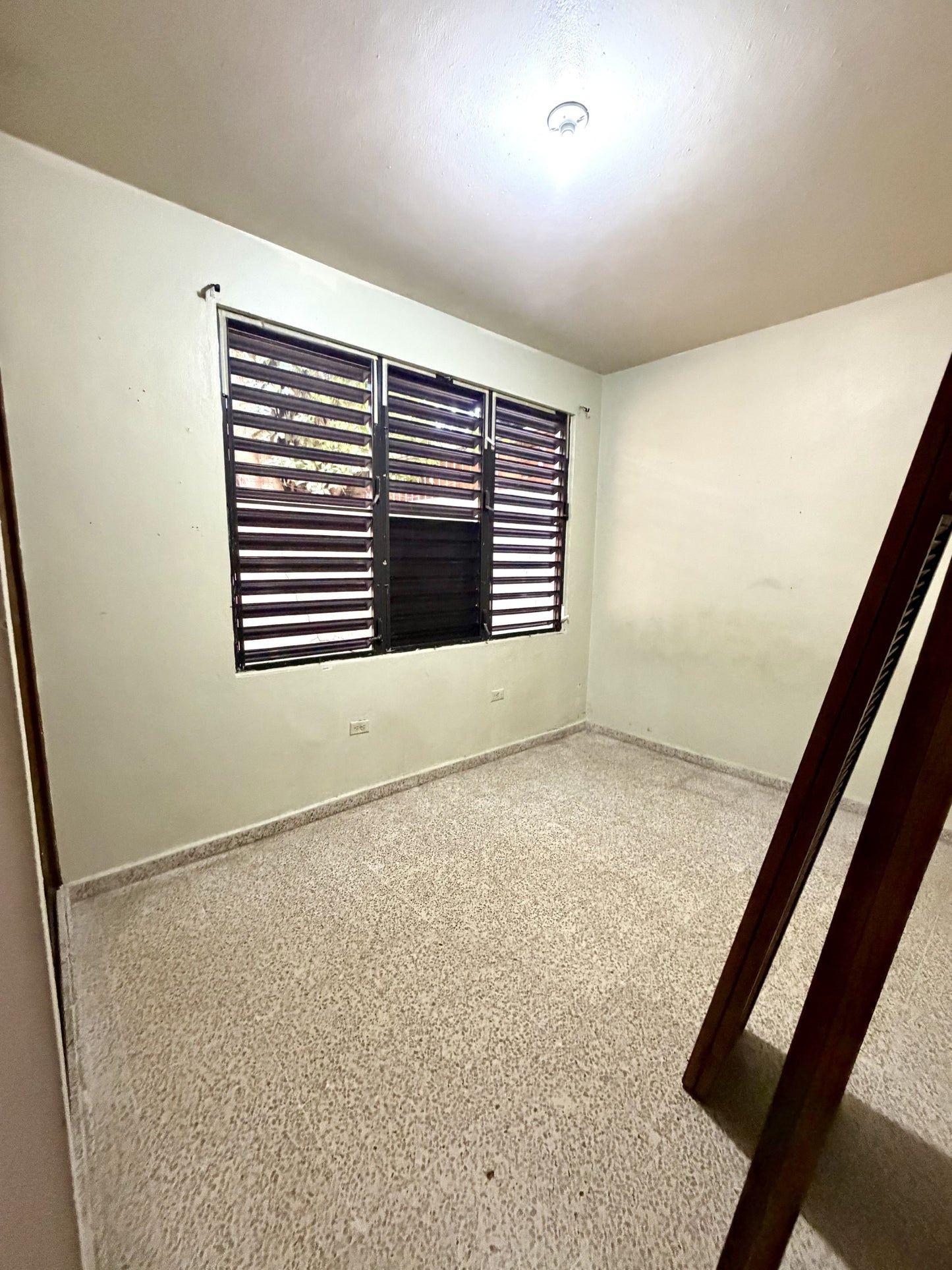 Prime Three Story Building Calle Basora #77